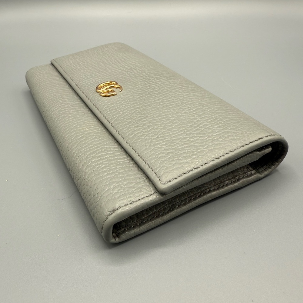 Authentic Gucci Grey Pebbled Leather Marmont - Picture 2 of 11